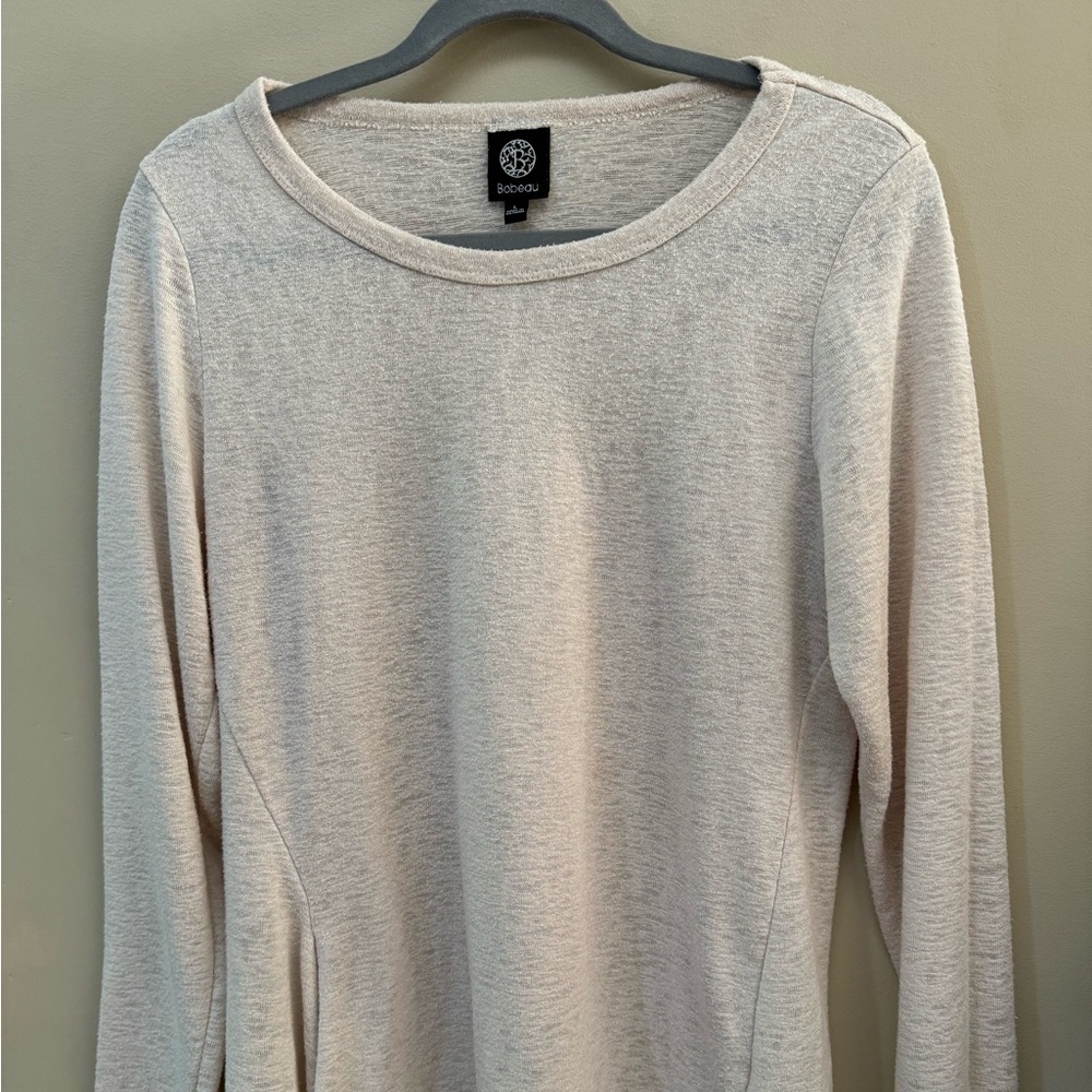Versatile, long sleeve Bobeau top in large